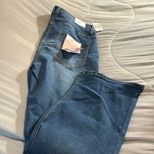 Curve Appeal Jeans  NWT  16W